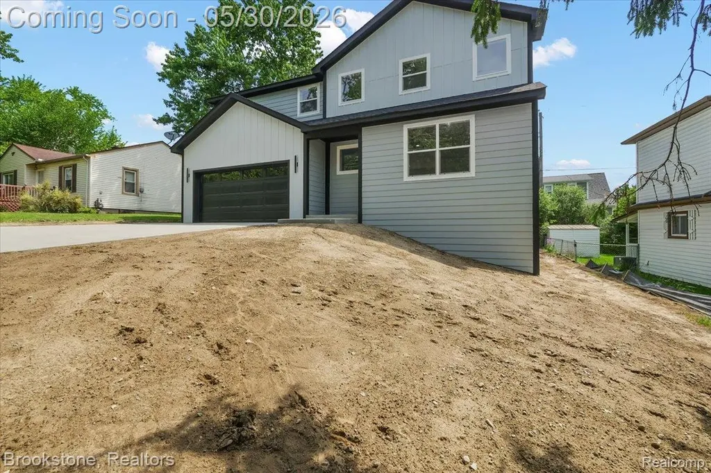 1085 Tecumseh Avenue Waterford Charter Township MI 48327