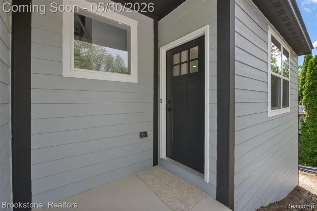 1085 Tecumseh Avenue Waterford Charter Township MI 48327