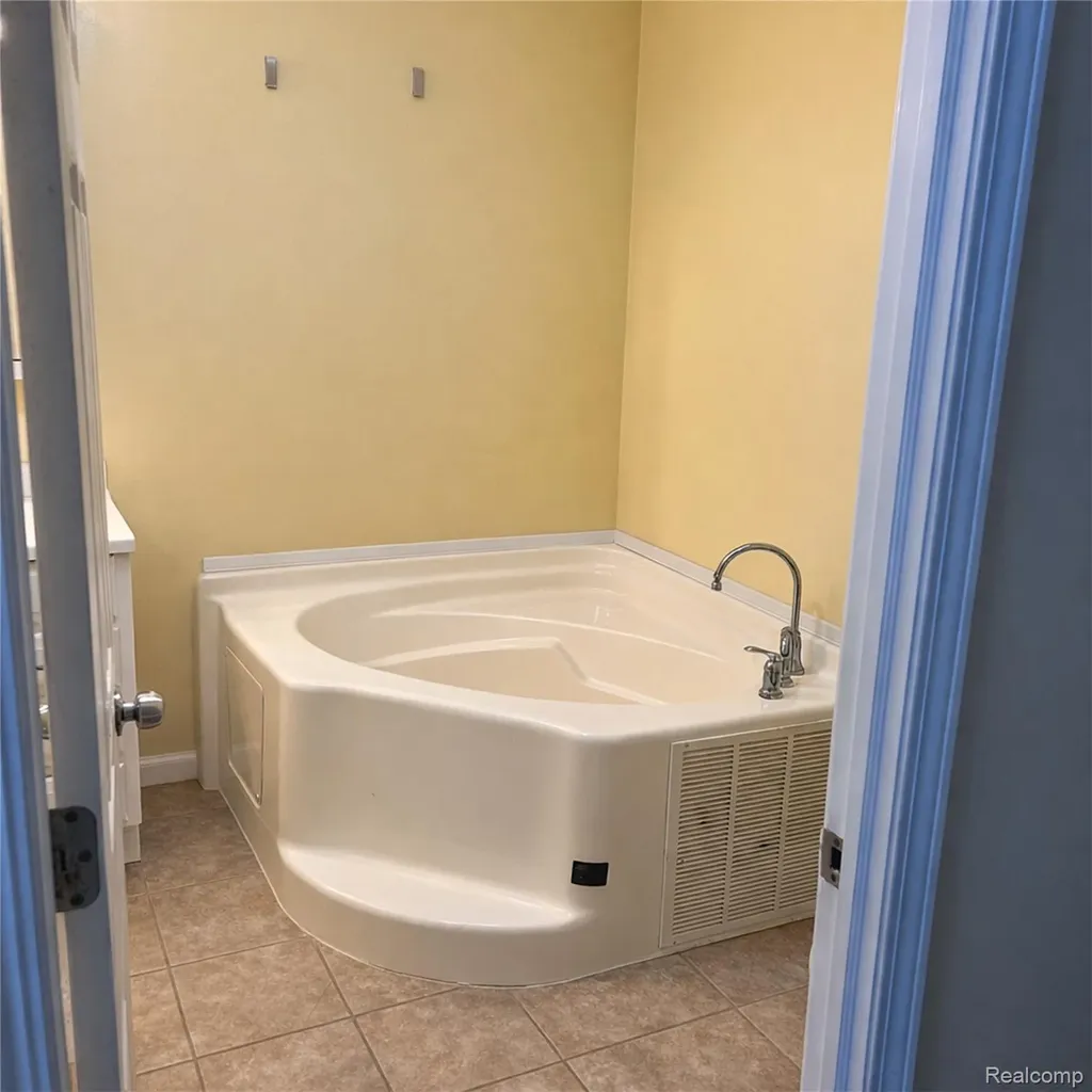 1756 Skyview Drive Genoa Township MI 48114