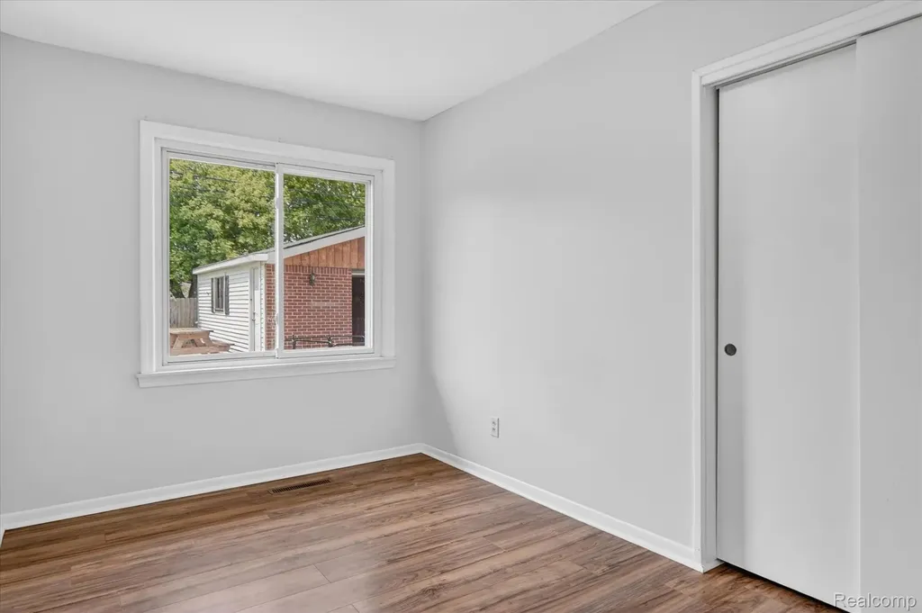 181 Brandt Street Garden City City MI 48135