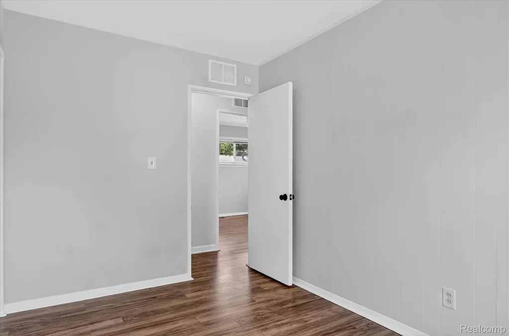 181 Brandt Street Garden City City MI 48135
