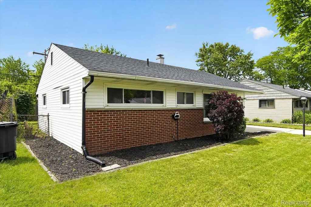 181 Brandt Street Garden City City MI 48135