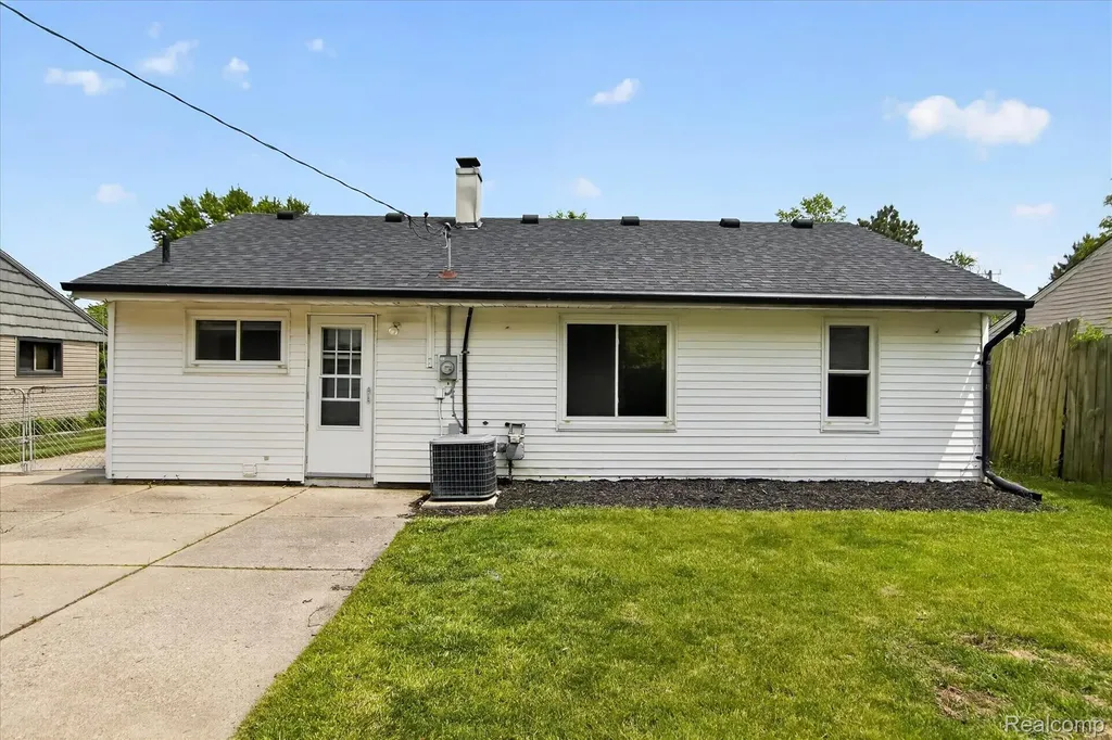 181 Brandt Street Garden City City MI 48135