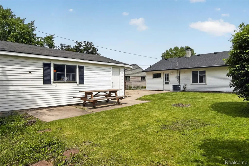 181 Brandt Street Garden City City MI 48135