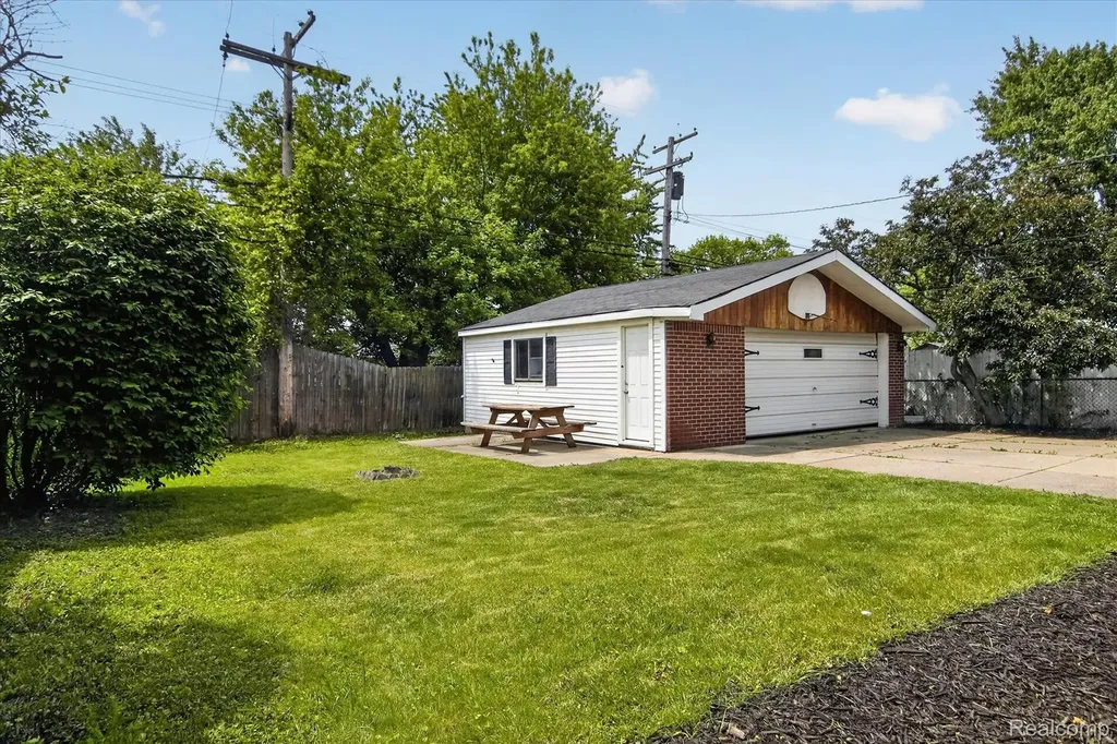 181 Brandt Street Garden City City MI 48135