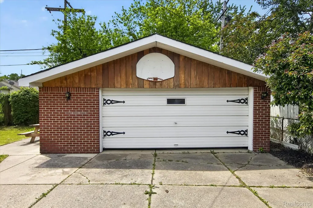 181 Brandt Street Garden City City MI 48135