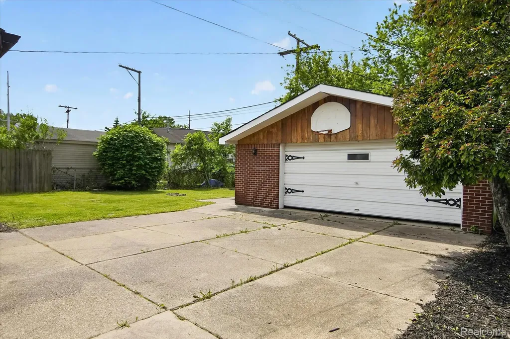 181 Brandt Street Garden City City MI 48135