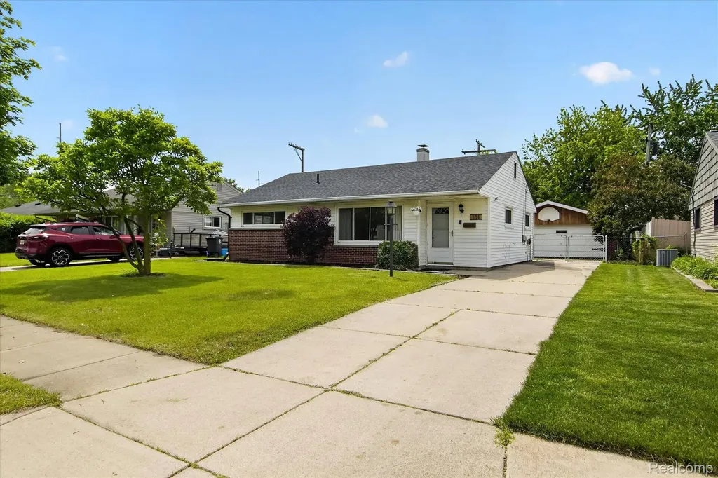 181 Brandt Street Garden City City MI 48135