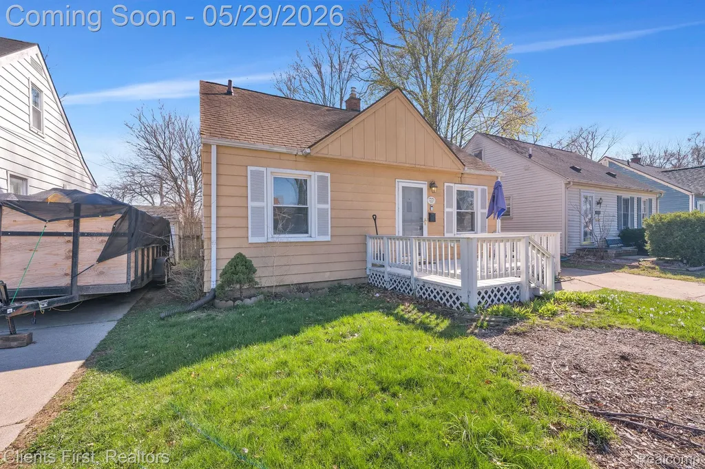 24047 Stanford Street Dearborn Heights City MI 48125