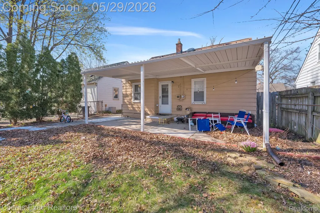 24047 Stanford Street Dearborn Heights City MI 48125