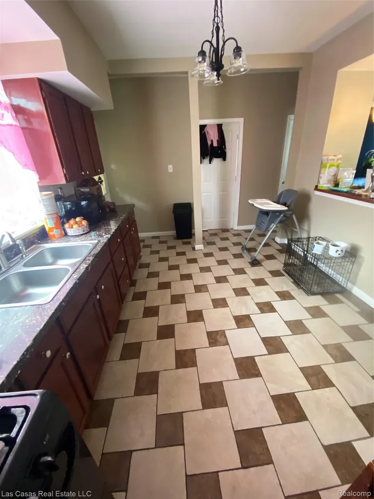 5125 Renville Street Detroit City MI 48210