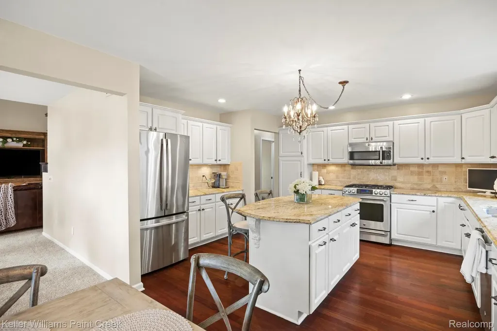 14092 Middlebury Shelby Charter Township MI 48315