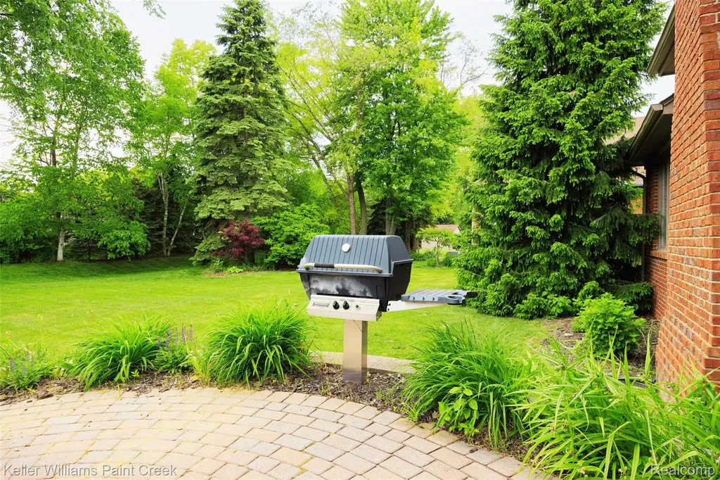 14092 Middlebury Shelby Charter Township MI 48315