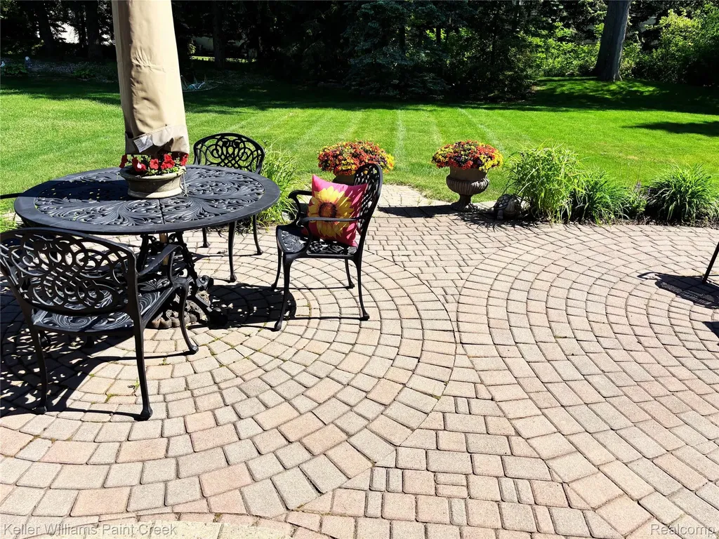 14092 Middlebury Shelby Charter Township MI 48315