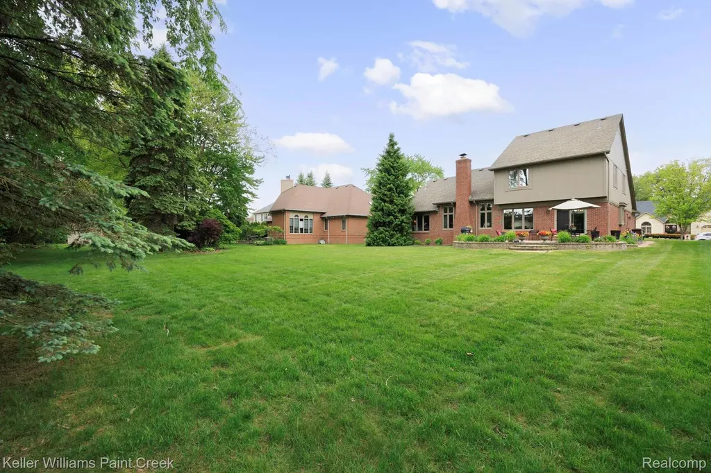 14092 Middlebury Shelby Charter Township MI 48315
