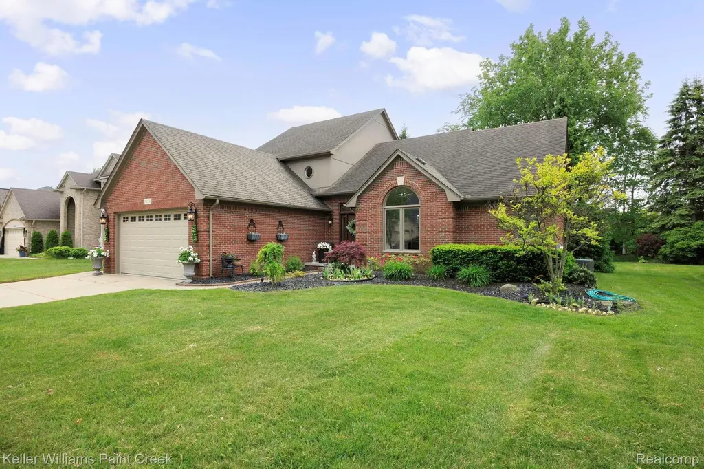 14092 Middlebury Shelby Charter Township MI 48315