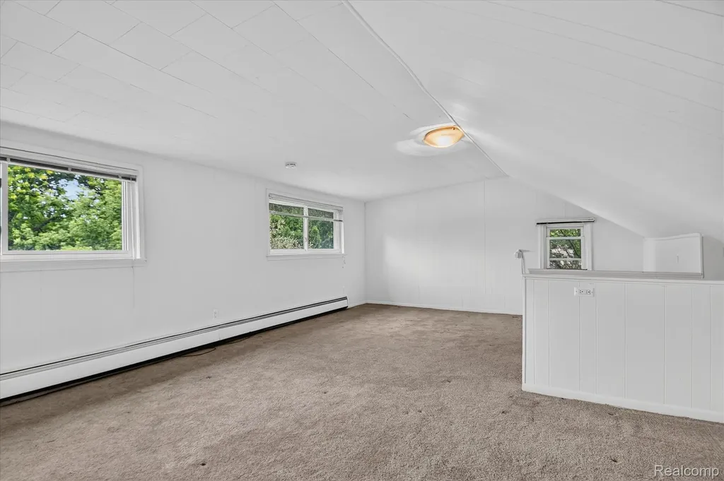 962 Sylvanwood Drive Troy City MI 48085
