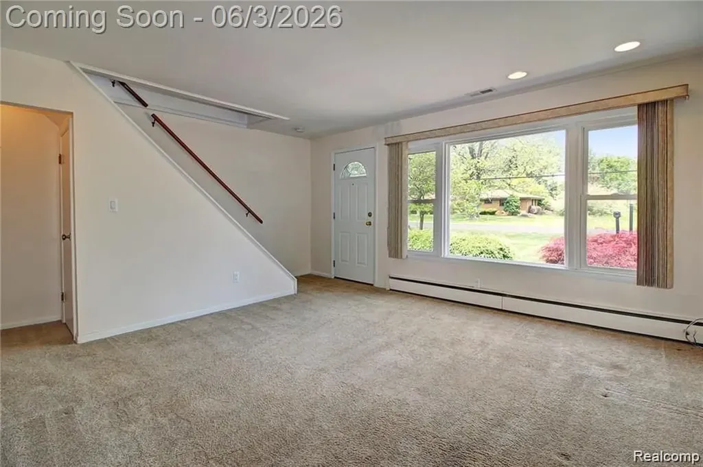 962 Sylvanwood Drive Troy City MI 48085