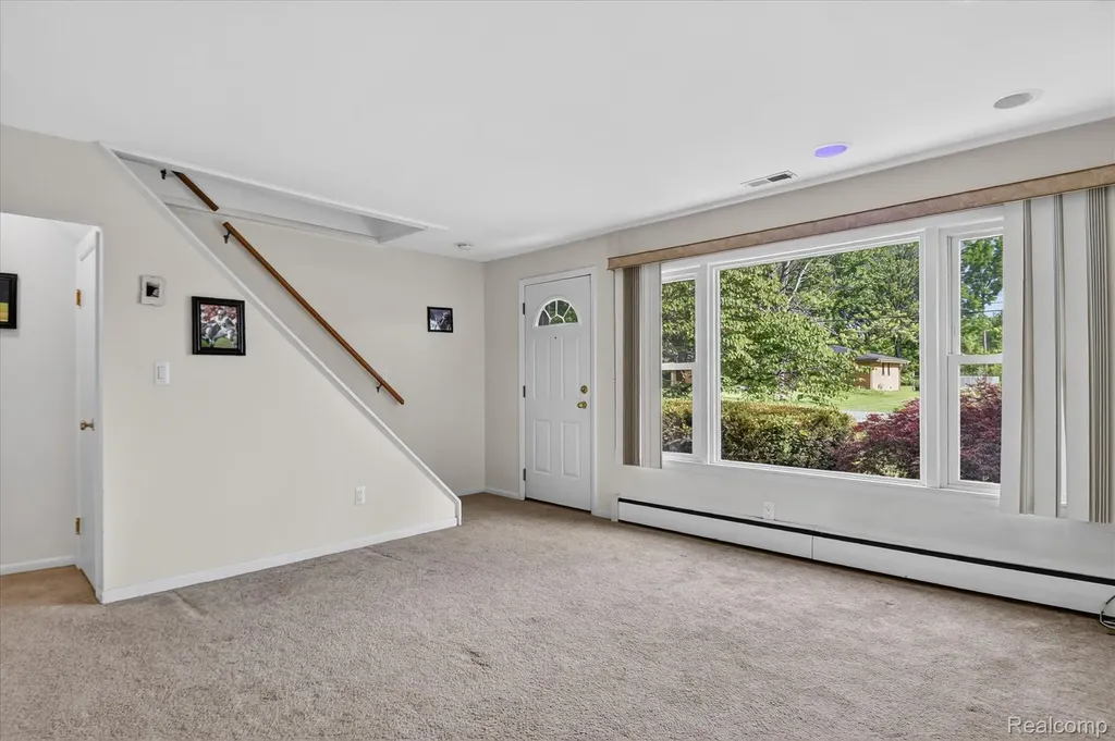 962 Sylvanwood Drive Troy City MI 48085