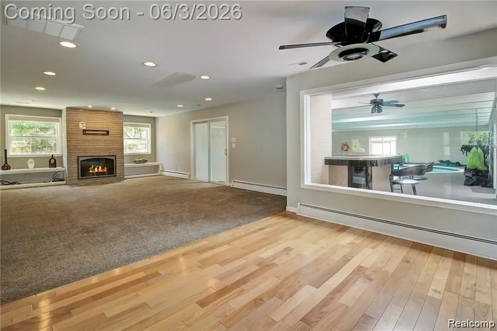 962 Sylvanwood Drive Troy City MI 48085