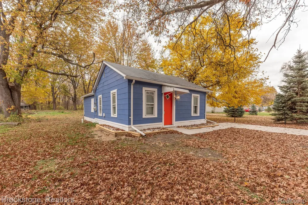 27620 Newcastle Street Romulus City MI 48174