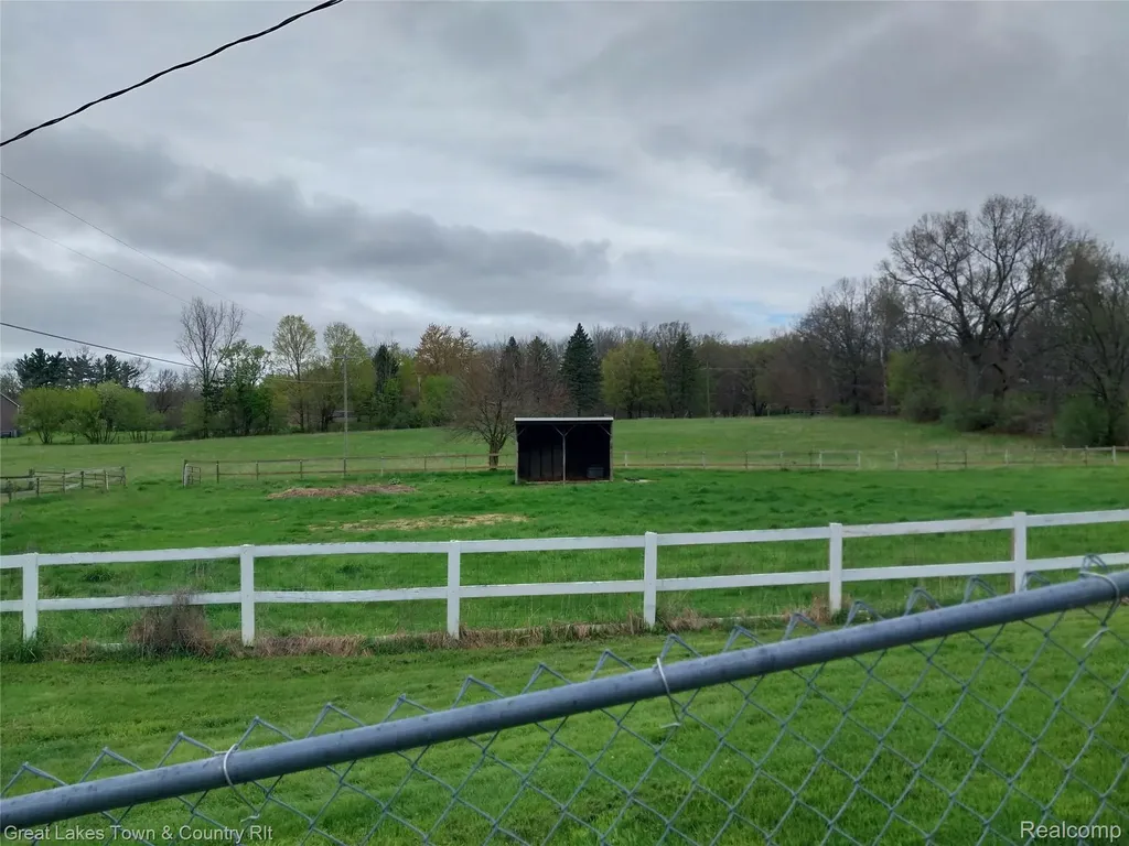 1615 Indian Road Oregon Township MI 48446