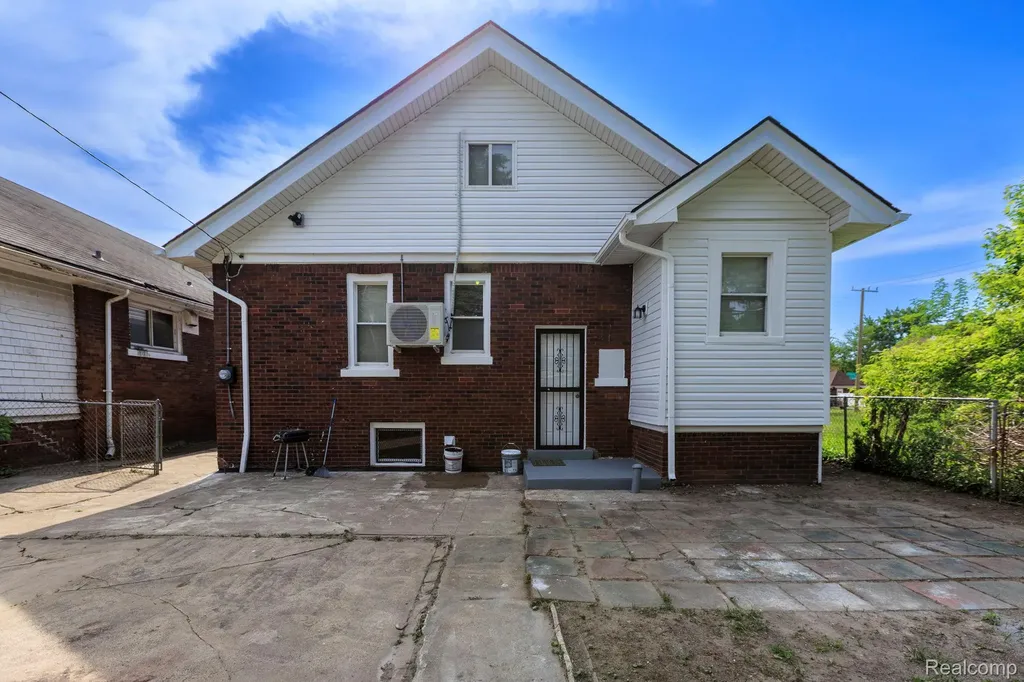 12162 Kentucky Street Detroit City MI 48204
