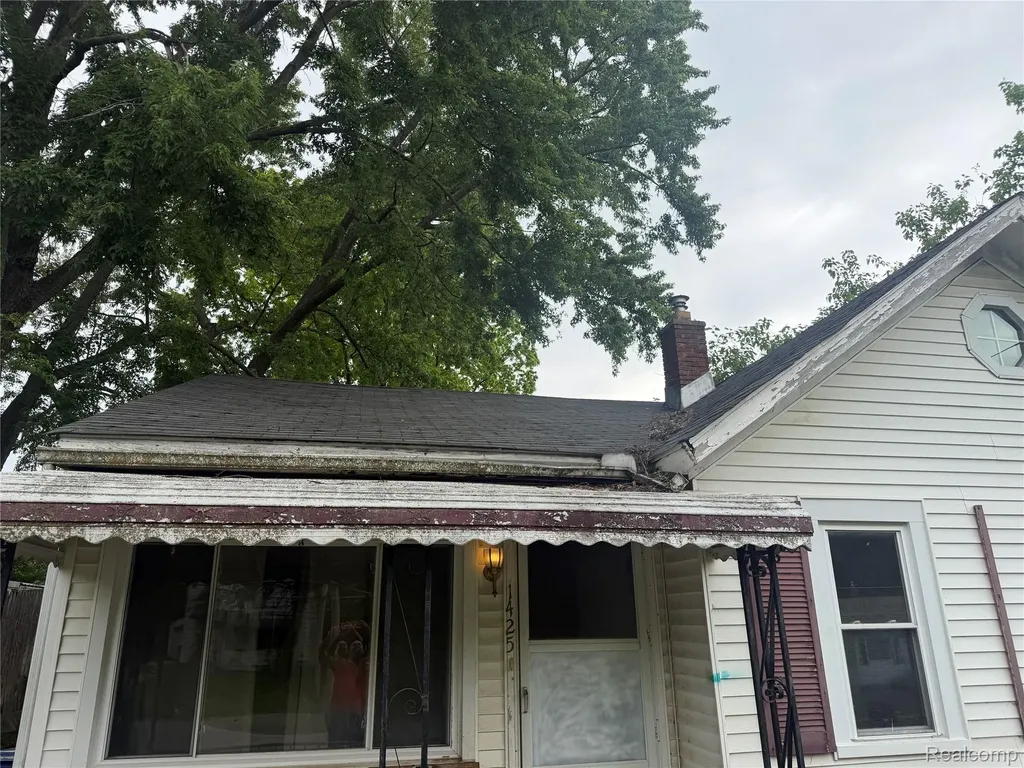 1425 Knight Avenue Flint City MI 48503
