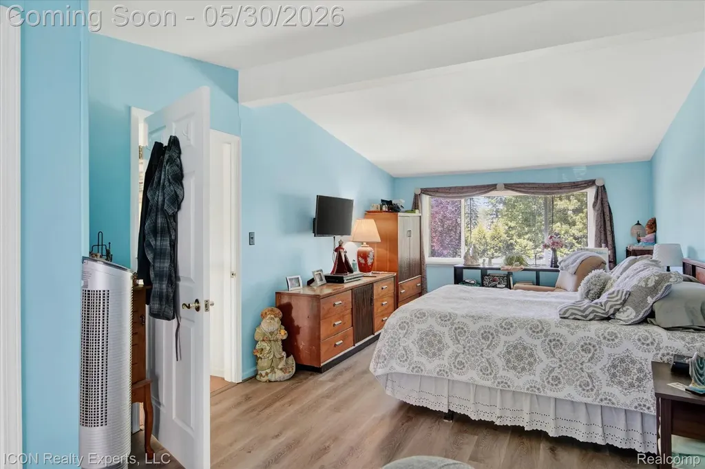 1869 Middle Trail Road Commerce Charter Township MI 48390