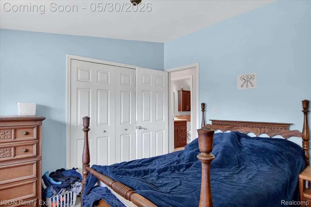 1869 Middle Trail Road Commerce Charter Township MI 48390