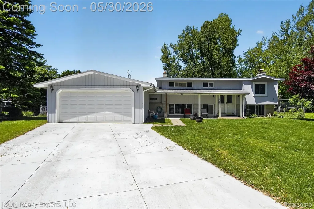 1869 Middle Trail Road Commerce Charter Township MI 48390