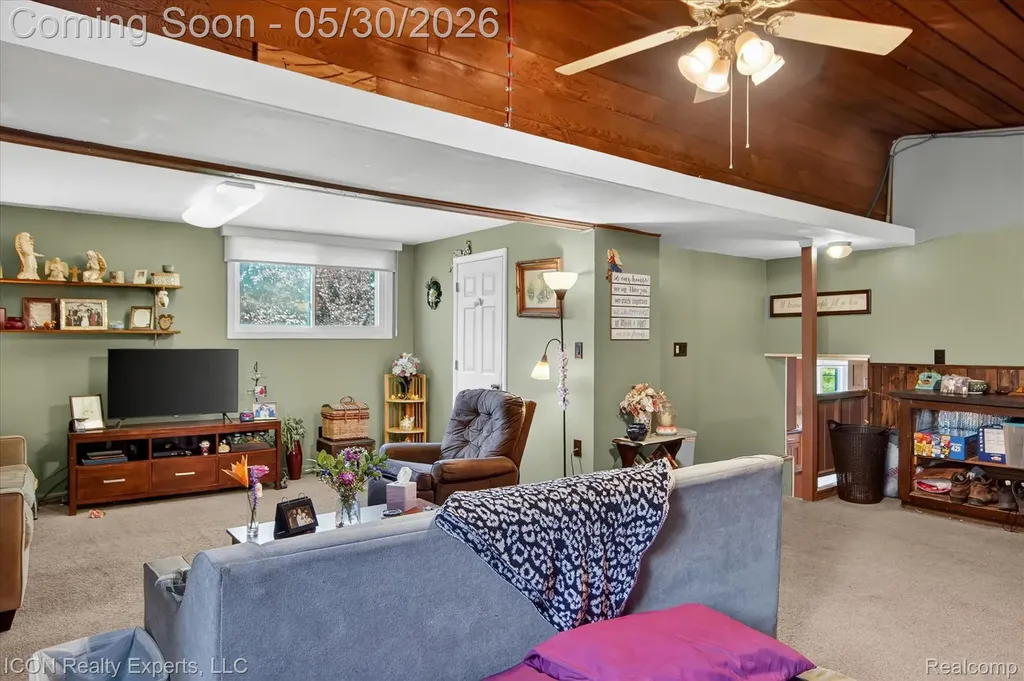 1869 Middle Trail Road Commerce Charter Township MI 48390
