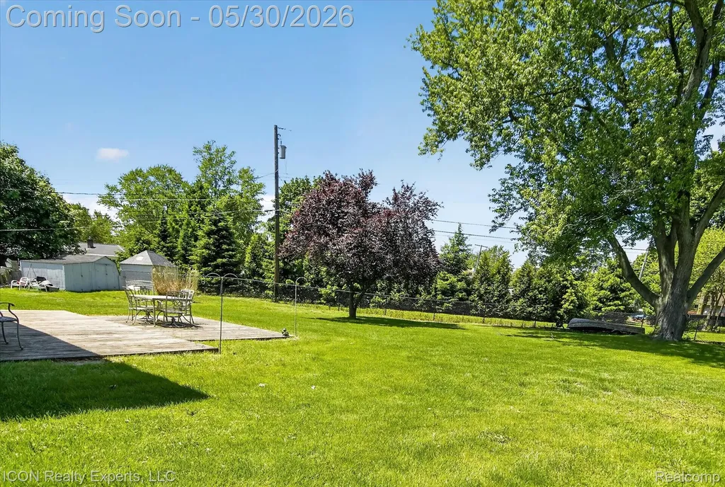1869 Middle Trail Road Commerce Charter Township MI 48390