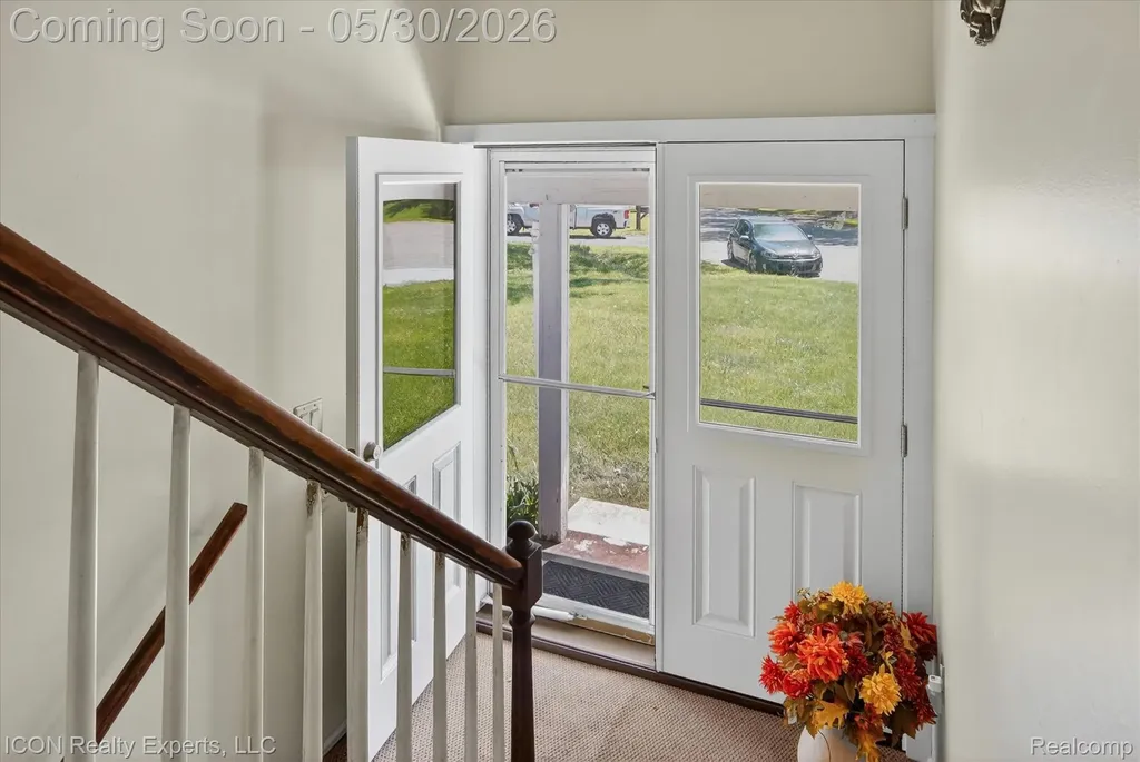 1869 Middle Trail Road Commerce Charter Township MI 48390