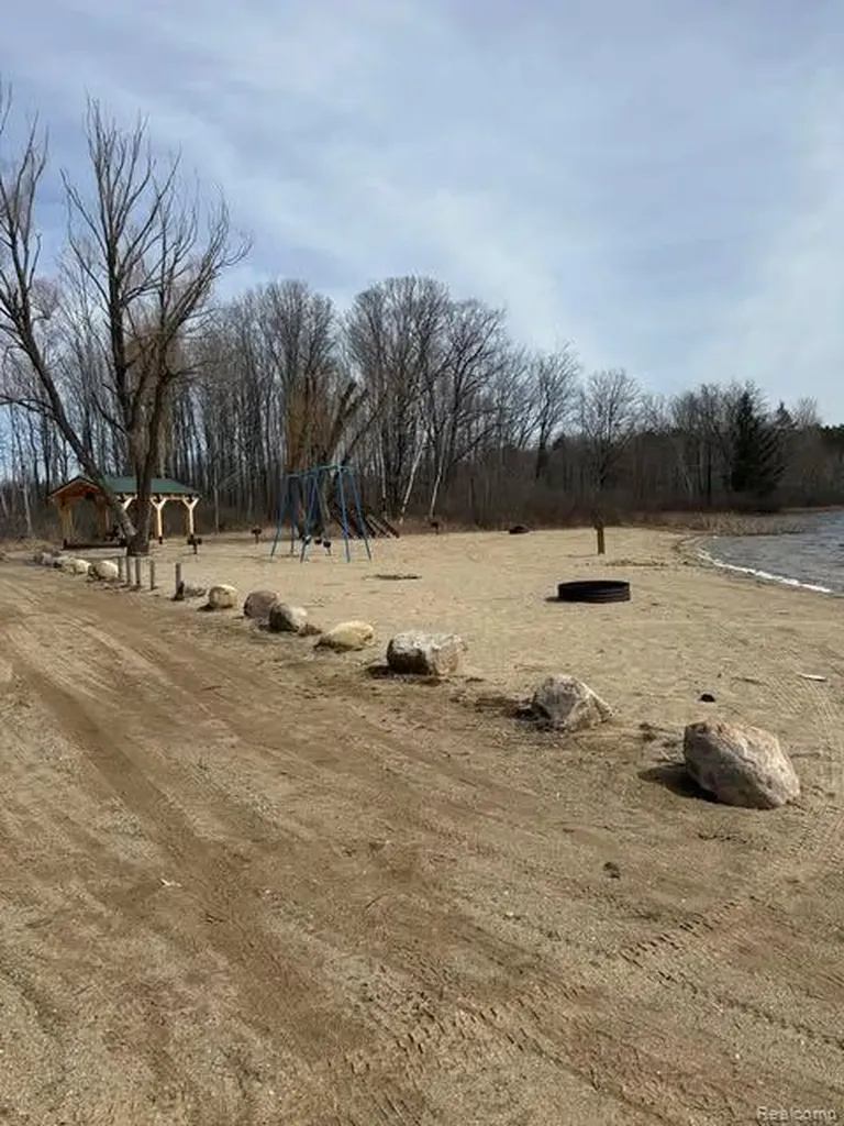 5892 Woodland Drive Surrey Township MI 48632