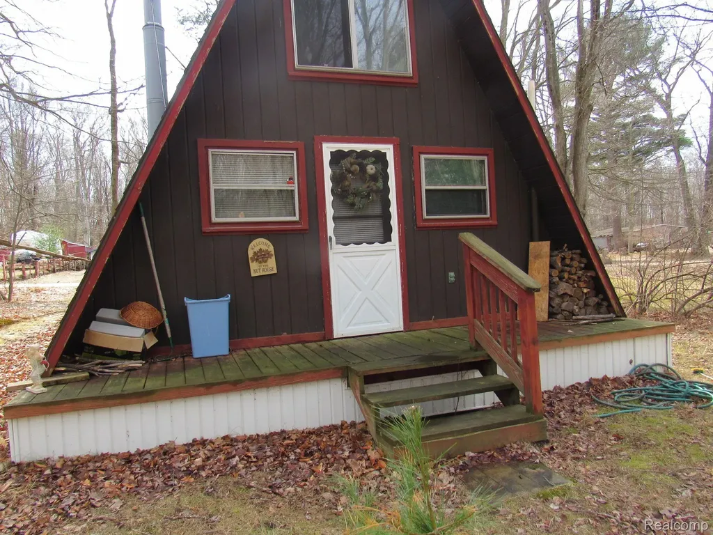5892 Woodland Drive Surrey Township MI 48632