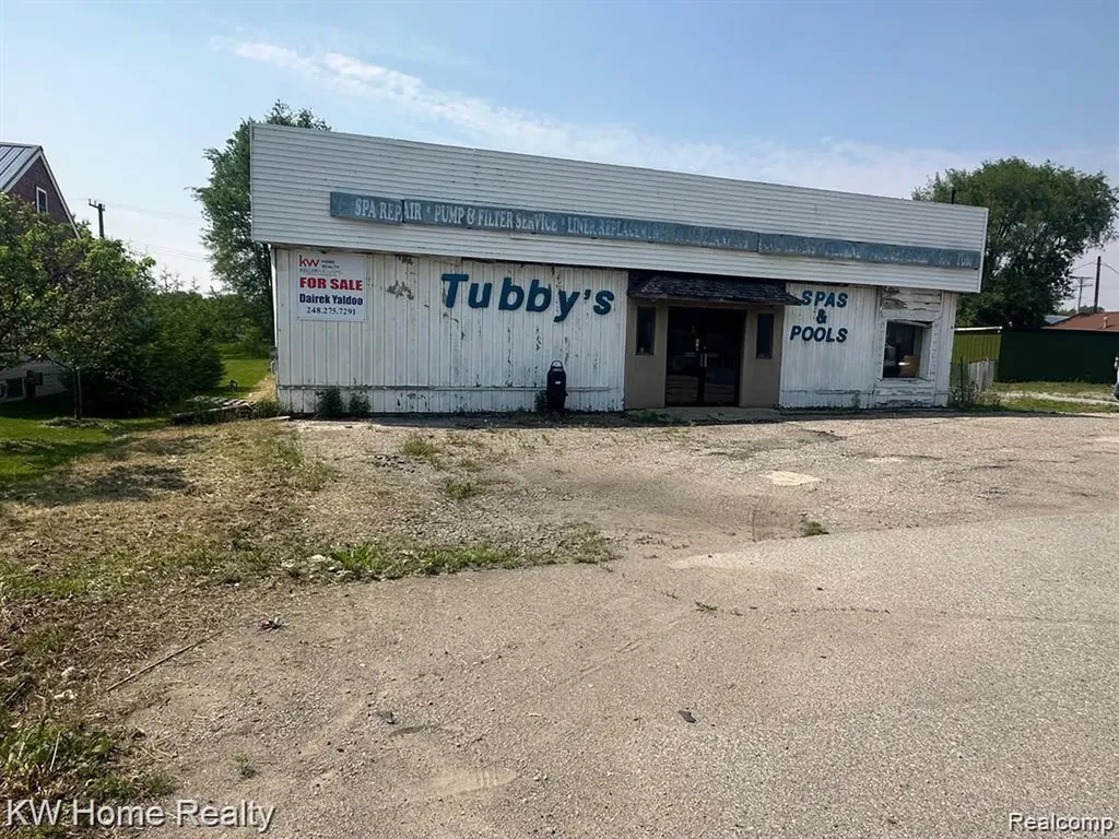 1215 E Caro Road Caro City MI 48723