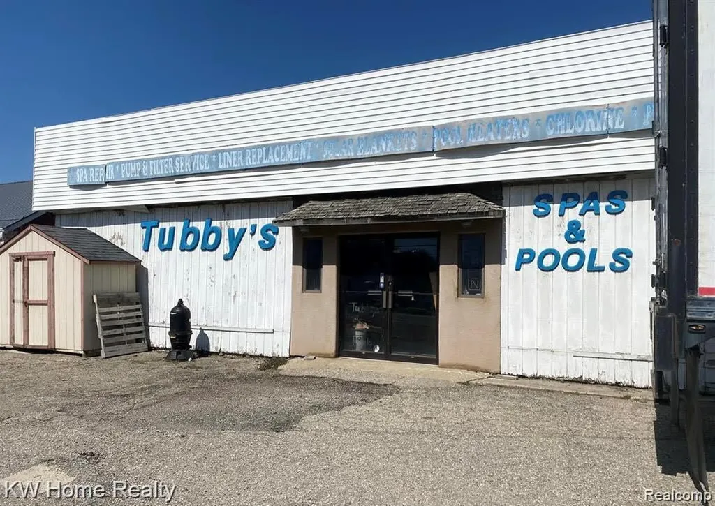 1215 E Caro Road Caro City MI 48723