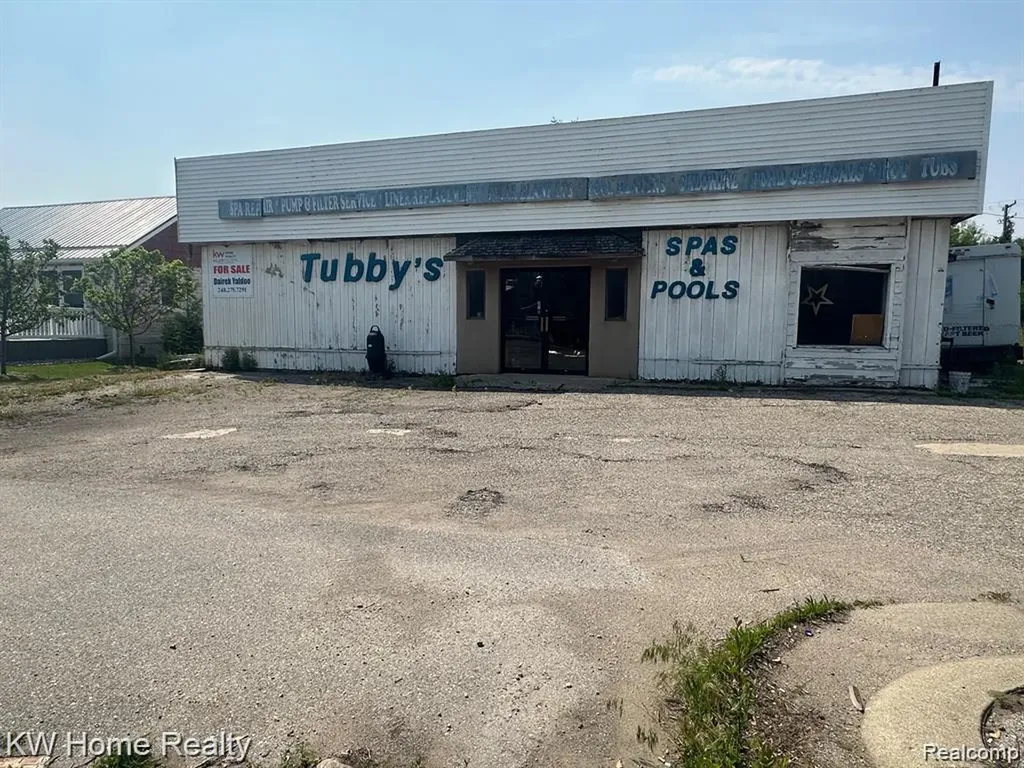 1215 E Caro Road Caro City MI 48723