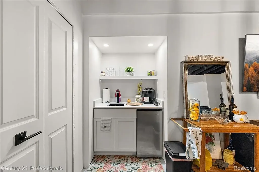 5340 Clarkston Independence Charter Township MI 48348
