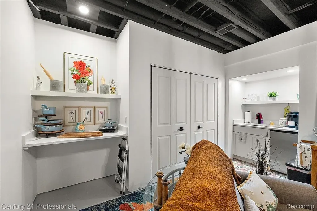 5340 Clarkston Independence Charter Township MI 48348