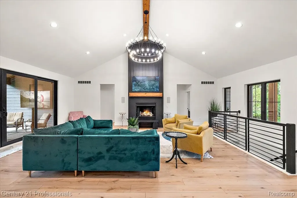 5340 Clarkston Independence Charter Township MI 48348