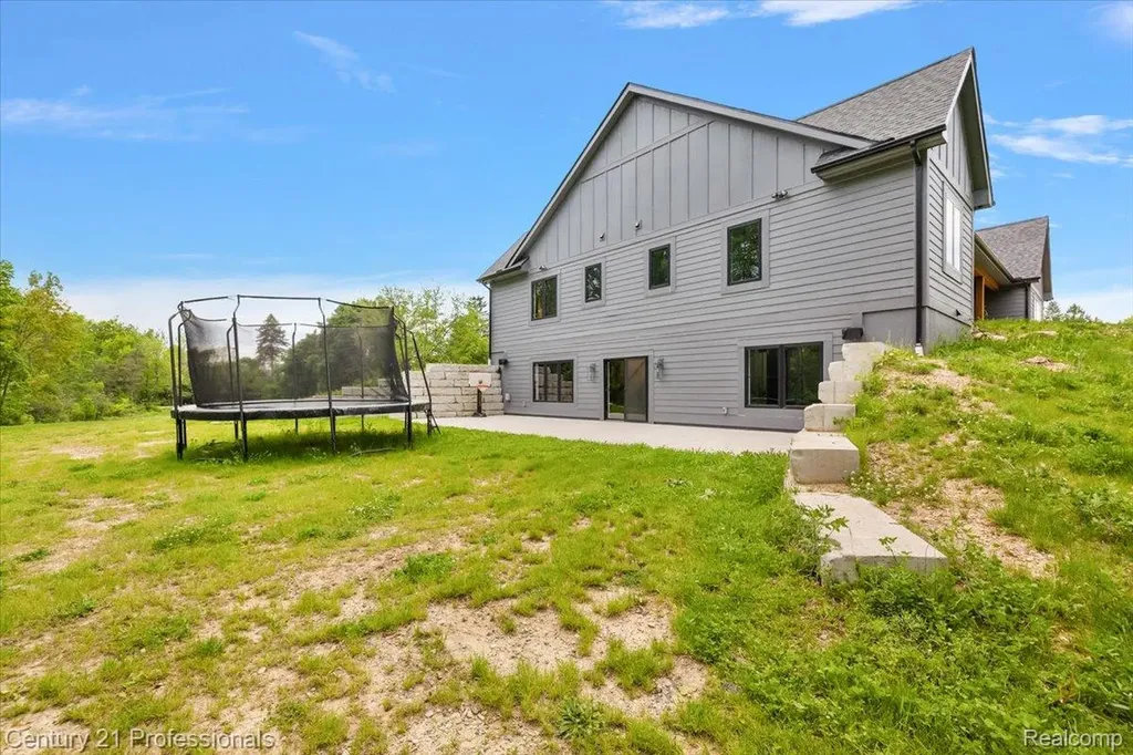 5340 Clarkston Independence Charter Township MI 48348