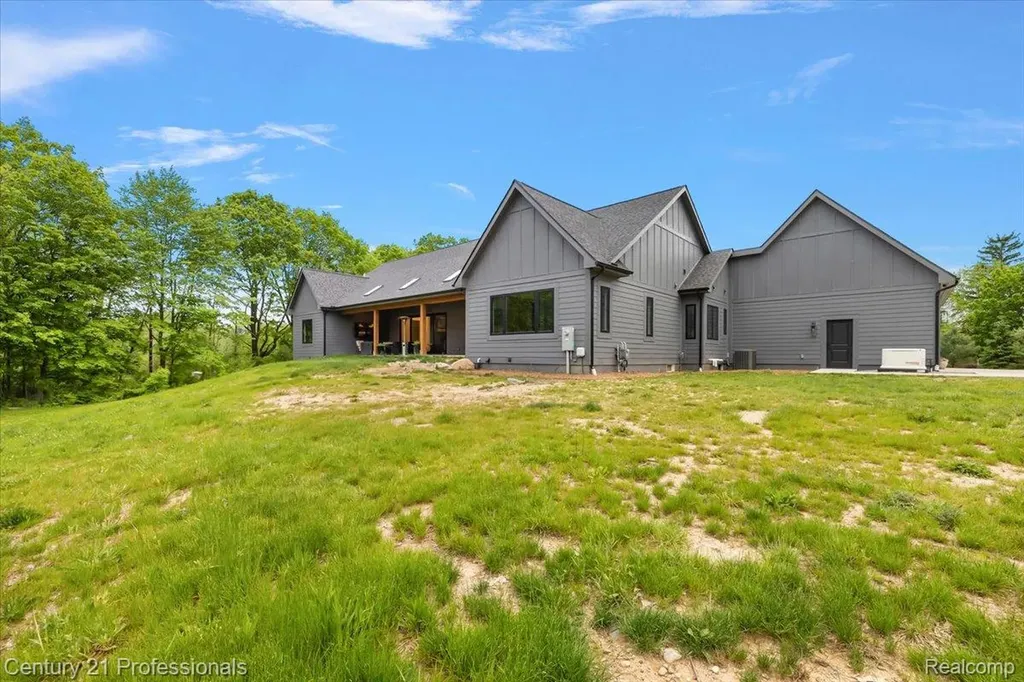 5340 Clarkston Independence Charter Township MI 48348