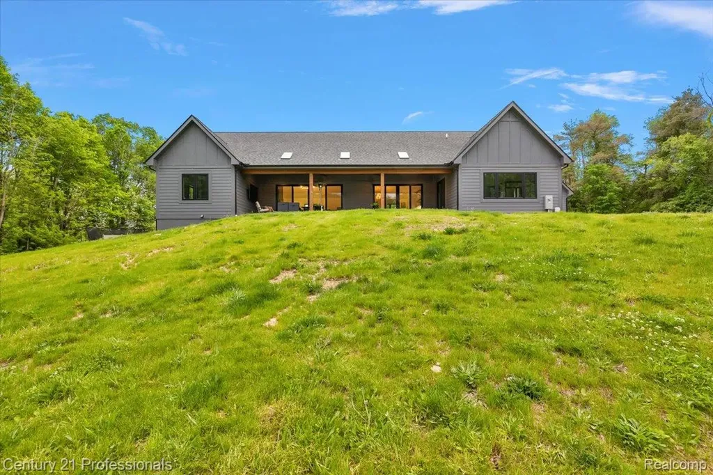 5340 Clarkston Independence Charter Township MI 48348