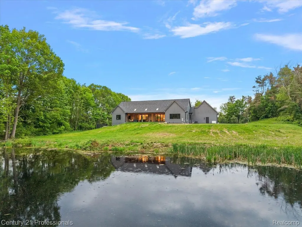 5340 Clarkston Independence Charter Township MI 48348