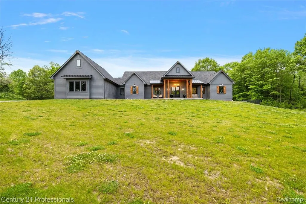 5340 Clarkston Independence Charter Township MI 48348