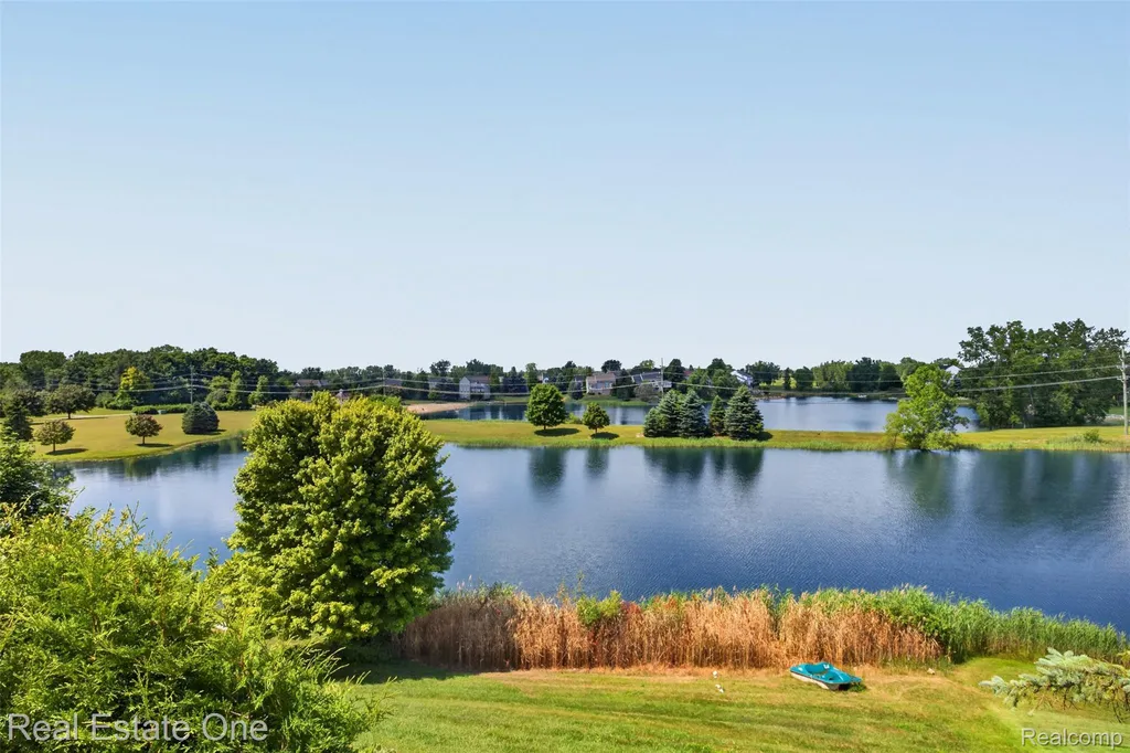 510 Boulder Lake Drive Oxford Charter Township MI 48371