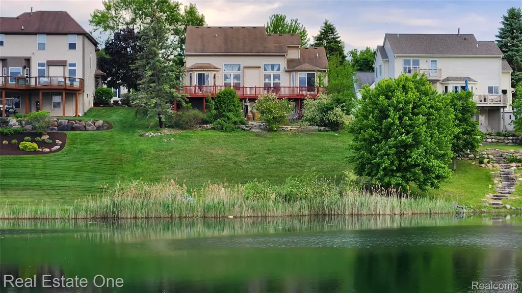 510 Boulder Lake Drive Oxford Charter Township MI 48371