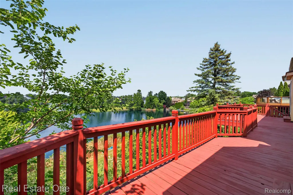 510 Boulder Lake Drive Oxford Charter Township MI 48371